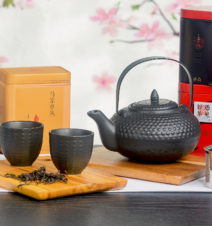 oriental-hobnail-teapots-it